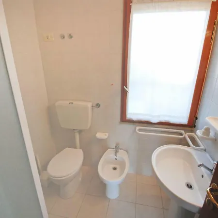 Appartamento Lecci-2 By Interhome